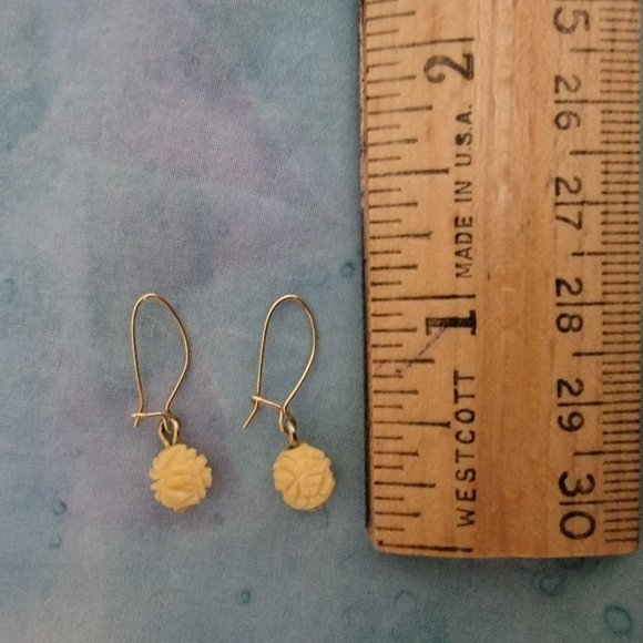 Vintage Carved Ivory Dangle Pierced Earrings - Picture 3 of 5